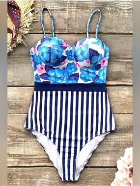 Cupshe Blue Hibiscus and Stripe Print One-Piece Swimsuit